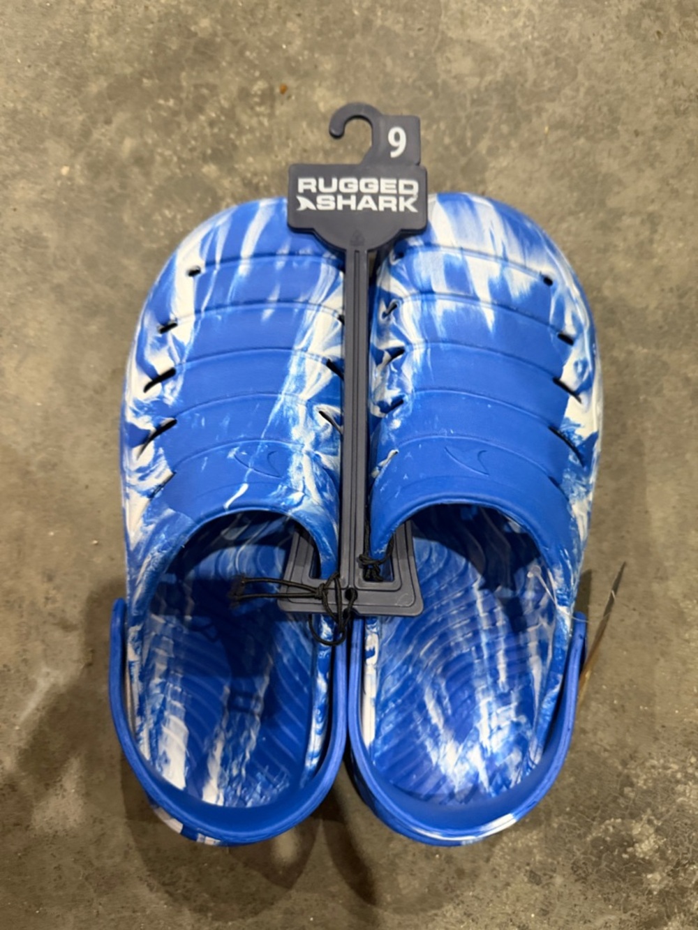 Rugged Shark clogs men’s size 9